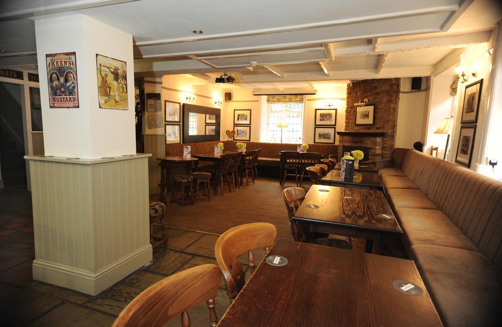 Queens Arms Country Inn Glossop Dış mekan fotoğraf
